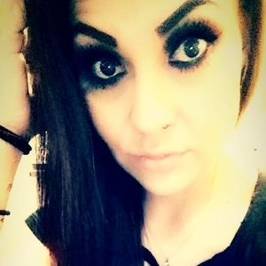 Meet your Posher, Ashlee williams